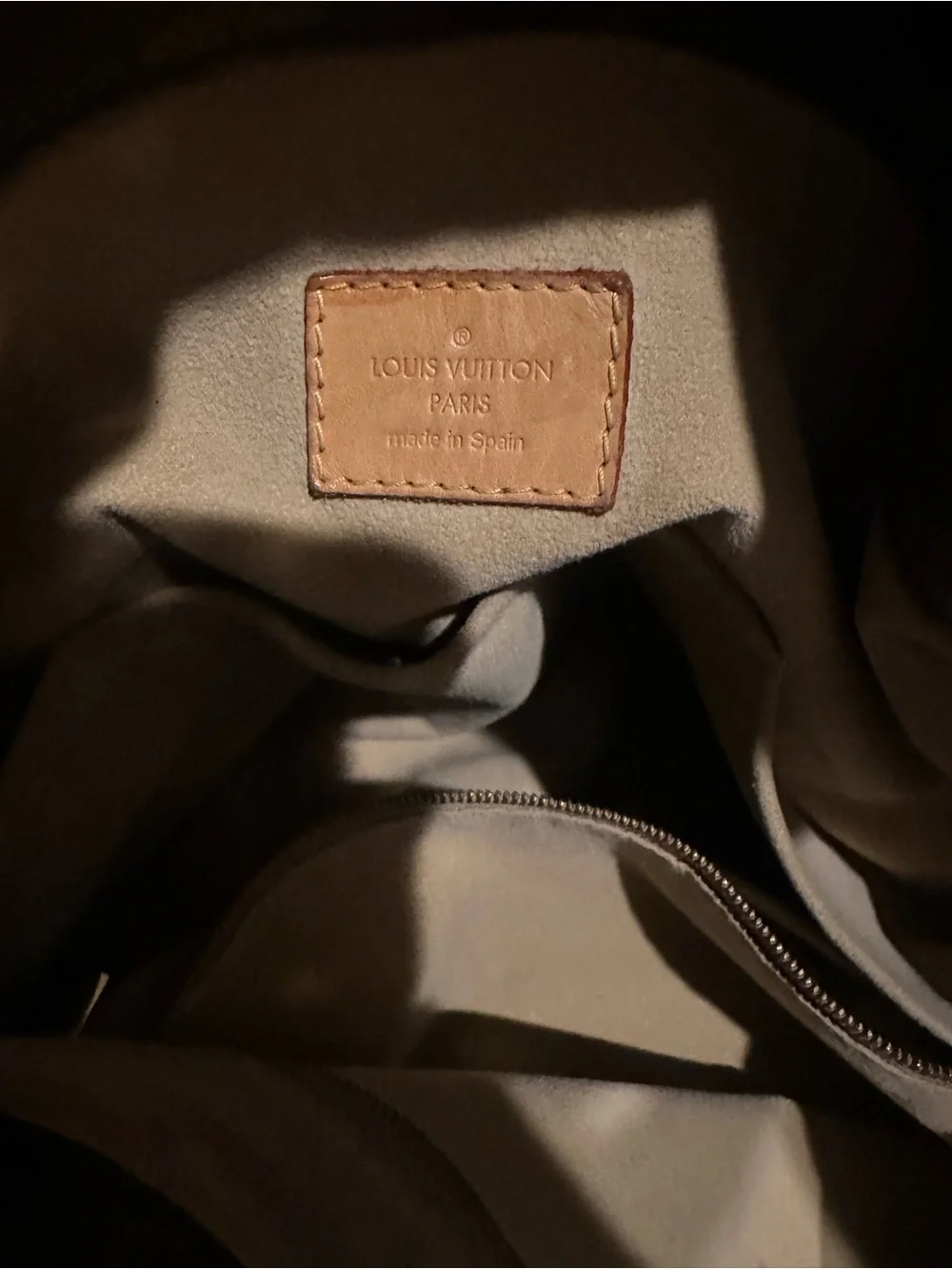 Louis Monogram Artsy MM - Picture 4 of 15